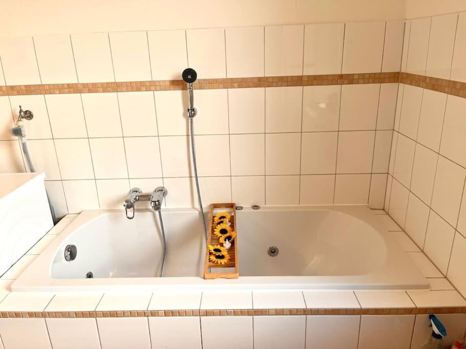 Doppelzimmer Mit Terrasse In Privatem Zuhause Homestay Lubeck